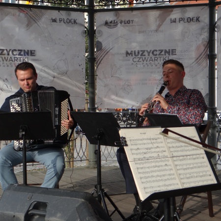 1.07.2021 Muzyczne Czwartki na Płockiej Starówce - Niezapomniane Melodie_6