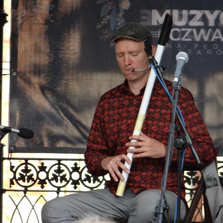 MUZYCZNE CZWARTKI NA PŁOCKIEJ STARÓWCE - WIELBŁĄDY TRIO_8