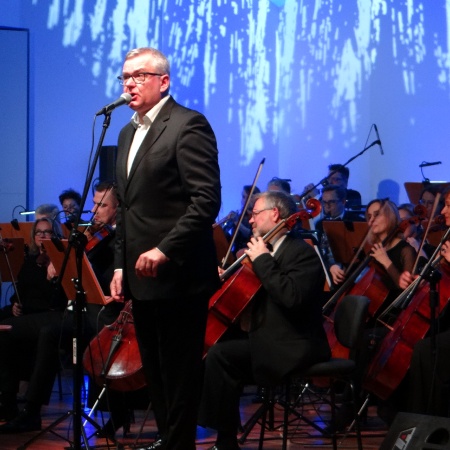 Człowiek-Orkiestra. Artur Andrus i Płocka Orkiestra Symfoniczna_2