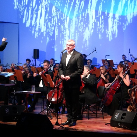 14.01.2022 Człowiek-Orkiestra. Artur Andrus i Płocka Orkiestra Symfoniczna