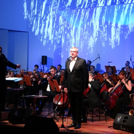 Człowiek-Orkiestra. Artur Andrus i Płocka Orkiestra Symfoniczna_2