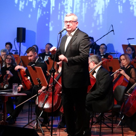 Człowiek-Orkiestra. Artur Andrus i Płocka Orkiestra Symfoniczna_3