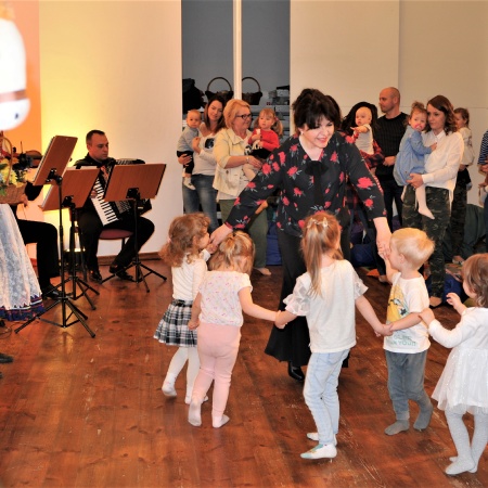 15.04.2018 Koncert z muzyką taneczną_4