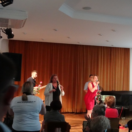 Muzyczne czwartki na płockiej starówce - Adela Konop Trio_5
