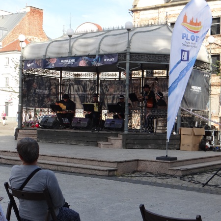 Muzyczne czwartki na płockiej starówce - Tourklezz_2