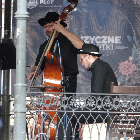 Muzyczne czwartki na płockiej starówce - Tourklezz_5