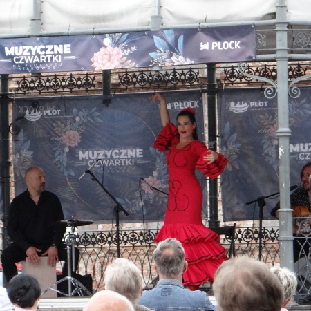 Muzyczne Czwartki na płockiej starówce - Flamenco Trio_3