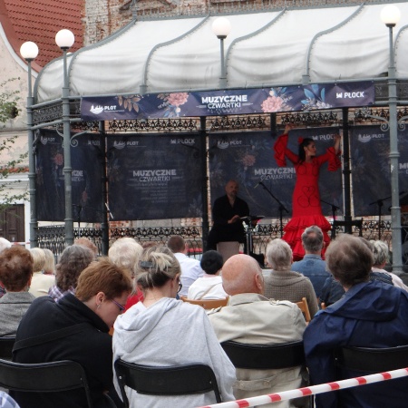Muzyczne Czwartki na płockiej starówce - Flamenco Trio_5