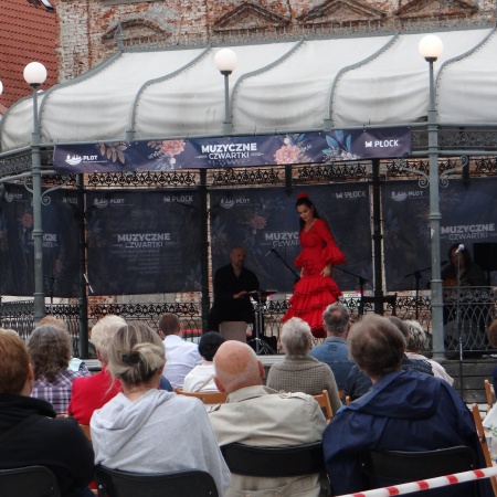 Muzyczne Czwartki na płockiej starówce - Flamenco Trio_6
