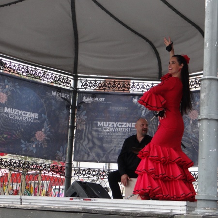 Muzyczne Czwartki na płockiej starówce - Flamenco Trio_6