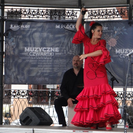 Muzyczne Czwartki na płockiej starówce - Flamenco Trio_7