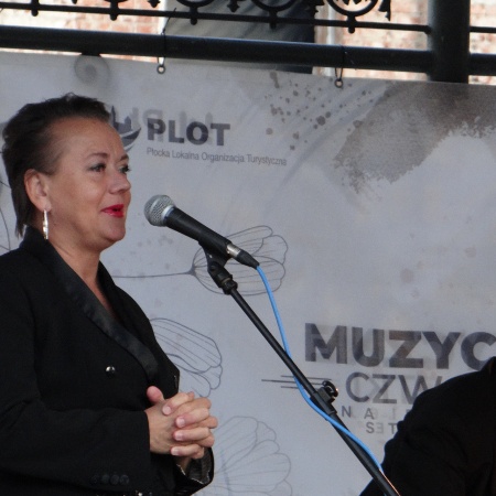 MUZYCZNE CZWARTKI NA PŁOCKIEJ STARÓWCE - W KLIMACIE PIĘKNEJ MUZYKI FILMOWEJ I NIE TYLKO_1