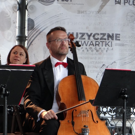 MUZYCZNE CZWARTKI NA PŁOCKIEJ STARÓWCE - W KLIMACIE PIĘKNEJ MUZYKI FILMOWEJ I NIE TYLKO_3