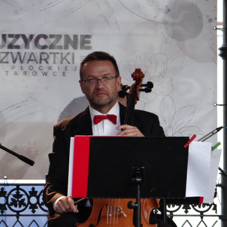 MUZYCZNE CZWARTKI NA PŁOCKIEJ STARÓWCE - W KLIMACIE PIĘKNEJ MUZYKI FILMOWEJ I NIE TYLKO_4