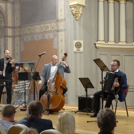 W kręgu muzyki folk_1